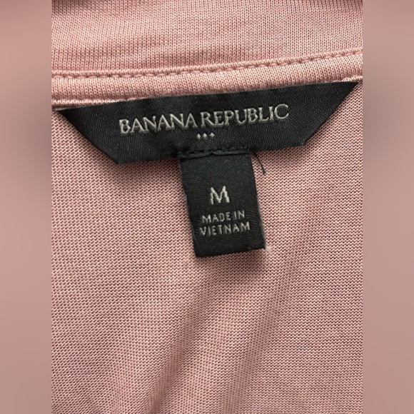 Banana Republic Blouse Sleeveless Scoop Neck Blush Soft Cloth Top Women’s Size M - Picture 3 of 3